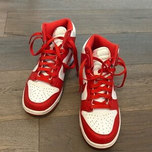 Nike Red white high top dunks women’s size 7 men’s 5.5